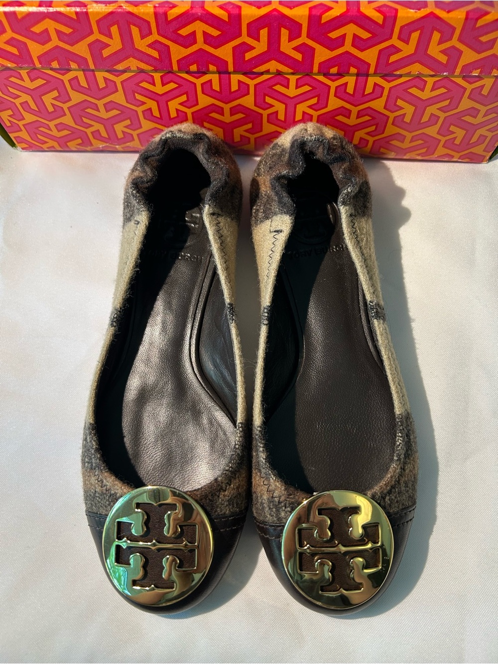 Tory Burch Brown Plaid Logo-Emblem Preppy Ballet Flats Size 5.5